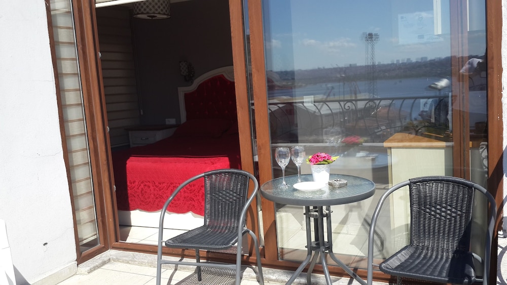Galatolia Suites 36/50