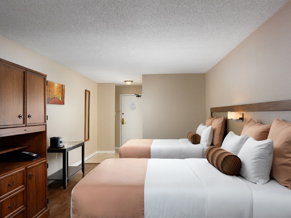 HUNTINGDON MANOR(FORMERLY Huntingdon Hotel & Suites) 10/50