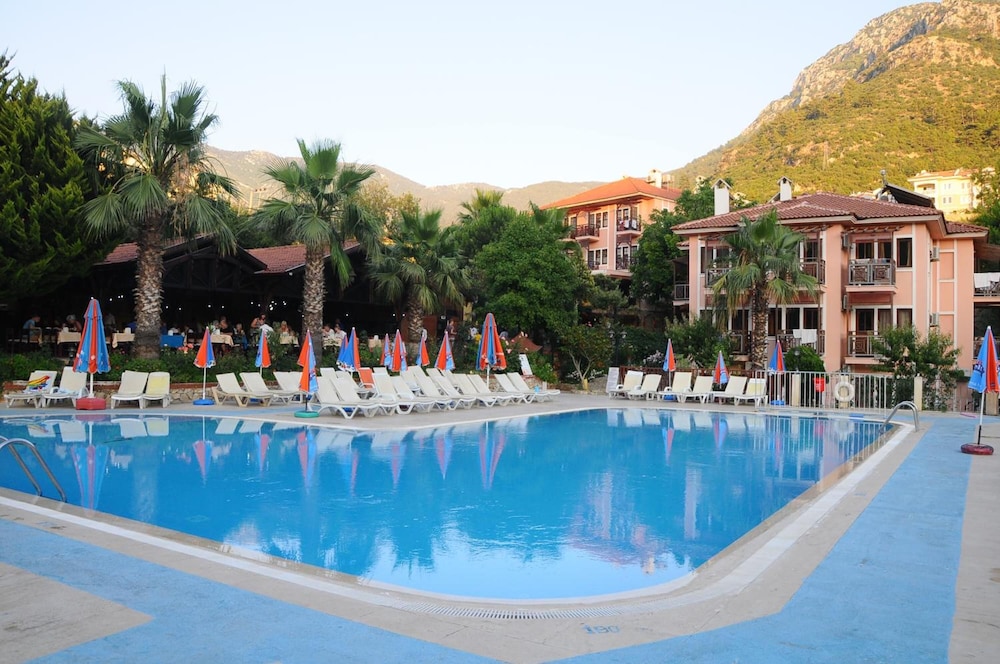 Pink Palace Hotel 11/69