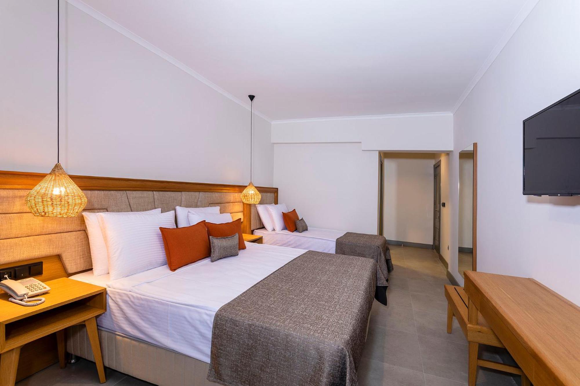 غرفة بسرير مزدوج أو سريرين منفصلين، Yalipark Beach Hotel 8/10