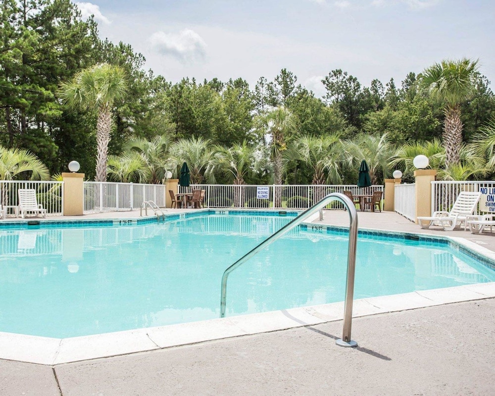 Comfort Inn & Suites Walterboro I-95 42/63