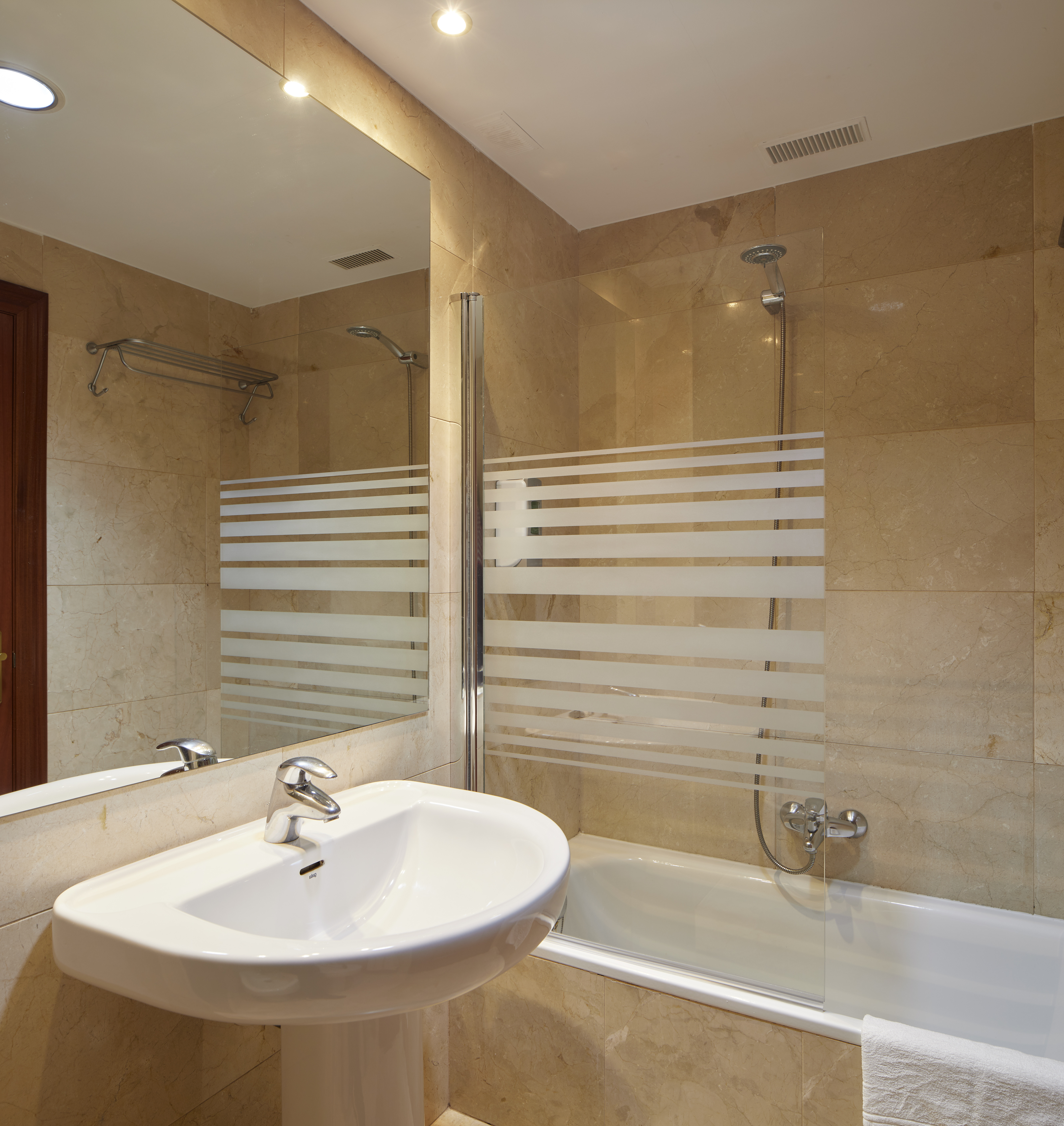 Iraipe Logrono Hotel 48/48
