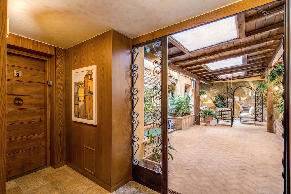 Hotel Residenza San Calisto 38/61