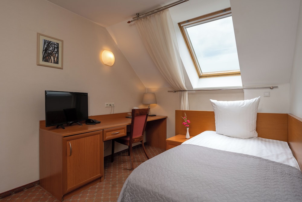 Mabre Residence Hotel 33/82