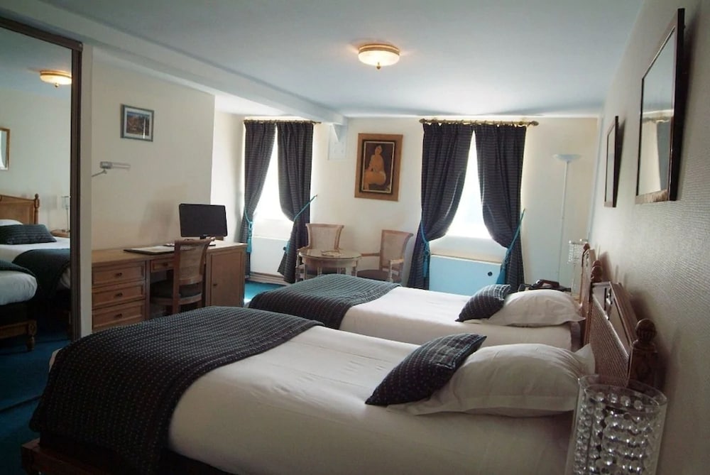 CHATEAU DE LA MOTTE FENELON 13/38
