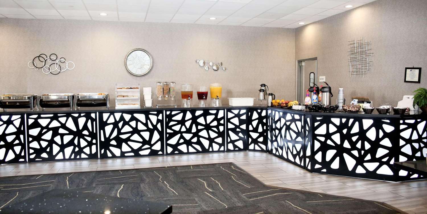 Hotel Mcallen Airport 3/46