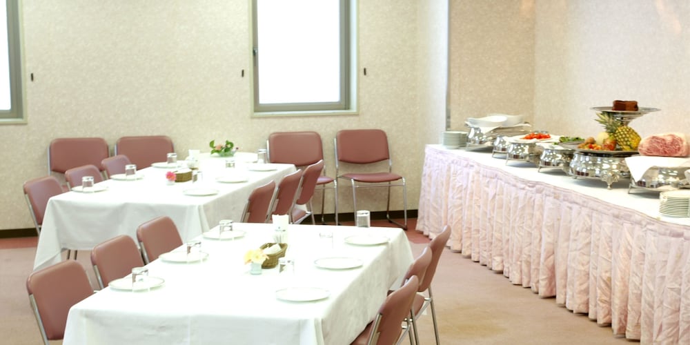 restaurant cafeteria