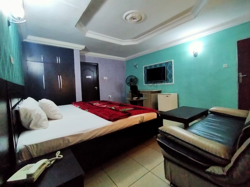 Orient Hotel & Plaza Ltd 8/26