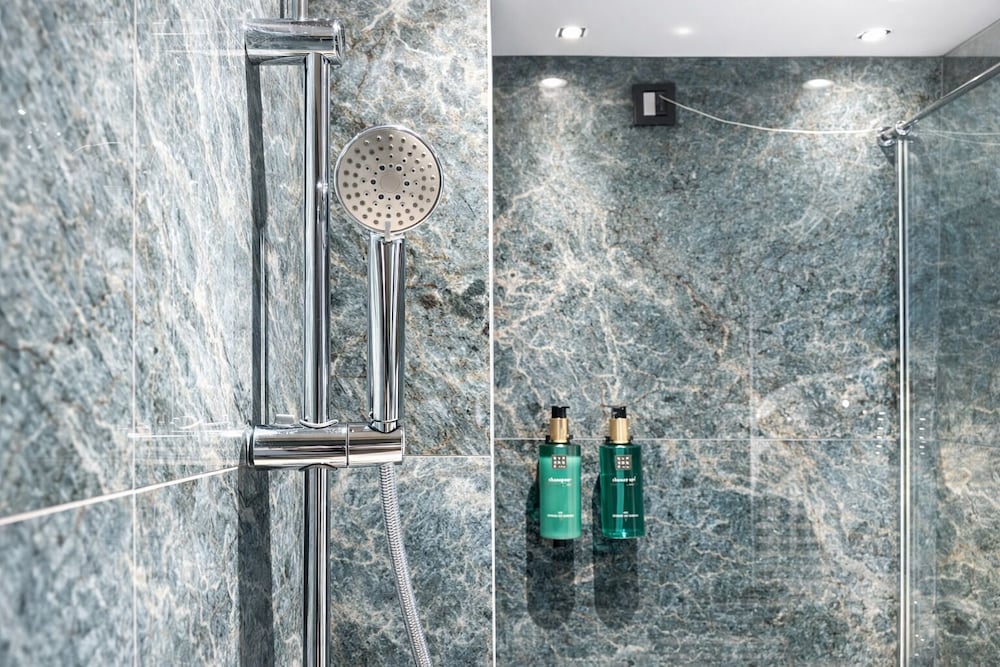 Atera Business Suites 26/42