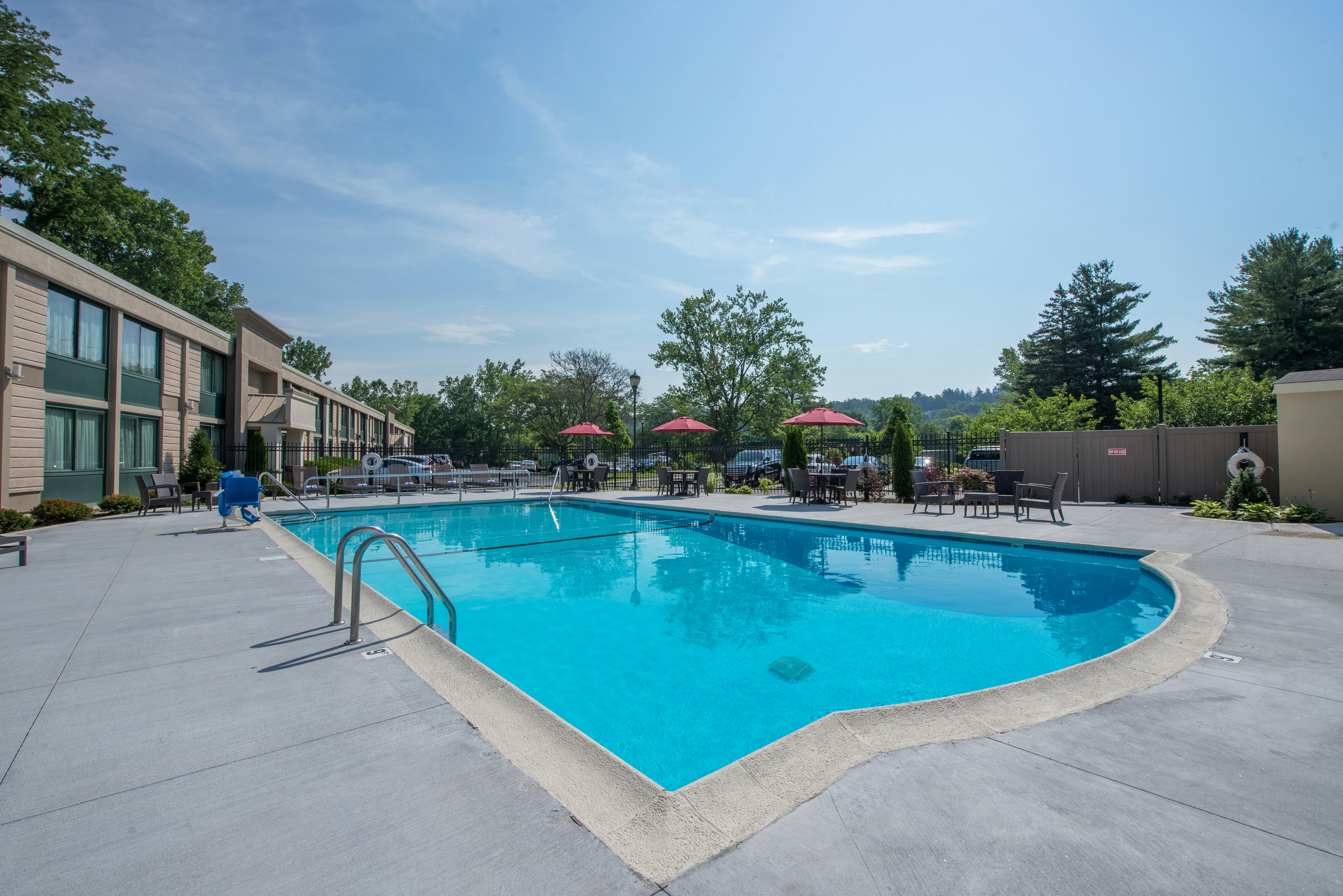 Hotel MTK Mount Kisco 15/15