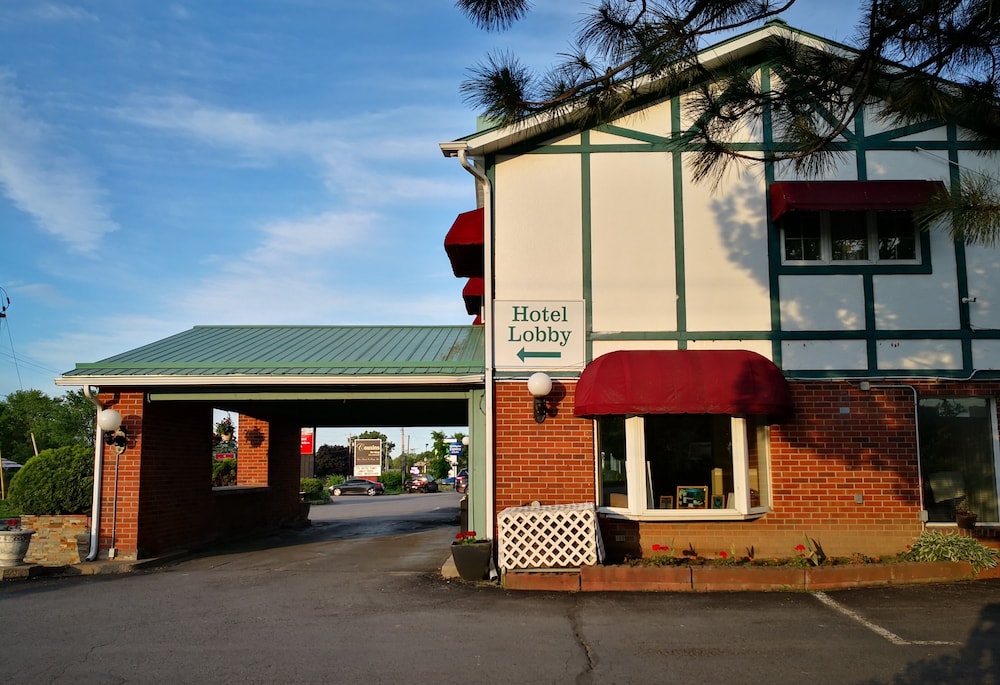 Super 8 by Wyndham Gananoque - Country Squire Resort 5/88