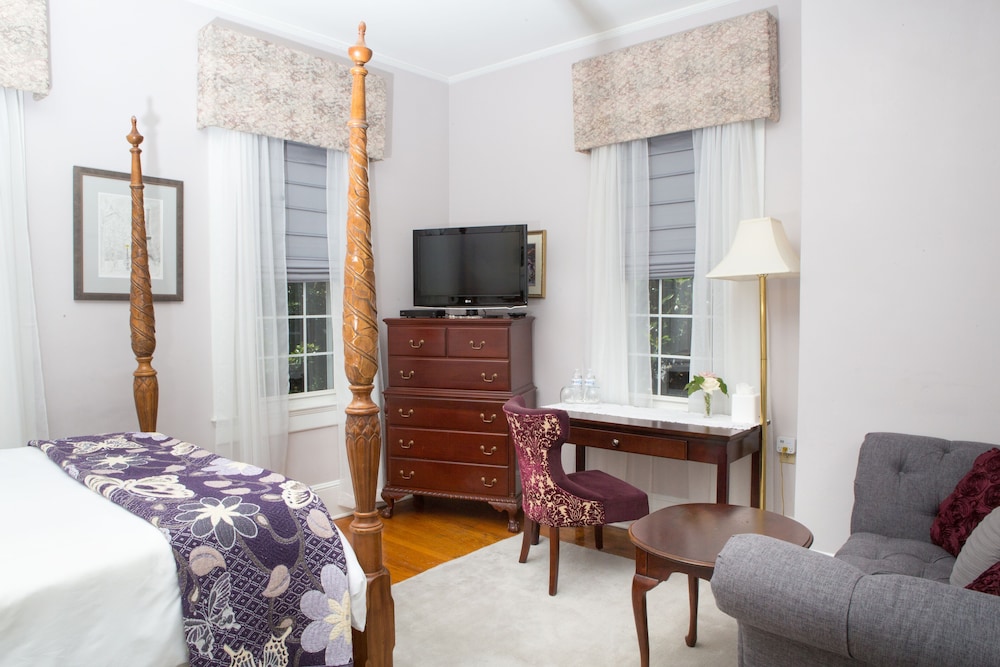 Burke Manor Inn & Pavilion 31/49