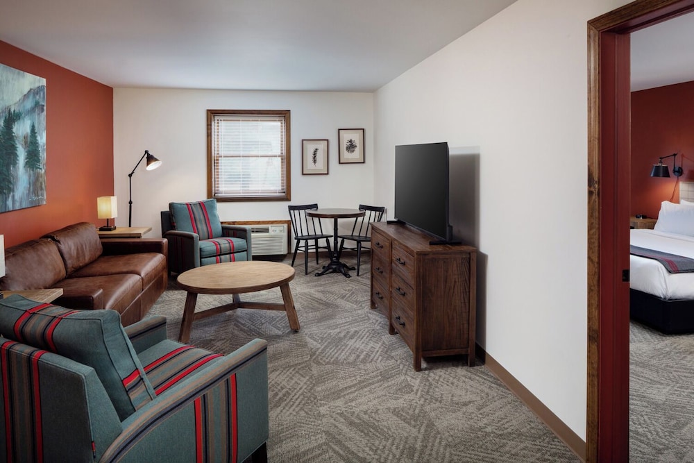 The Lodge at Schroon Lake 28/49