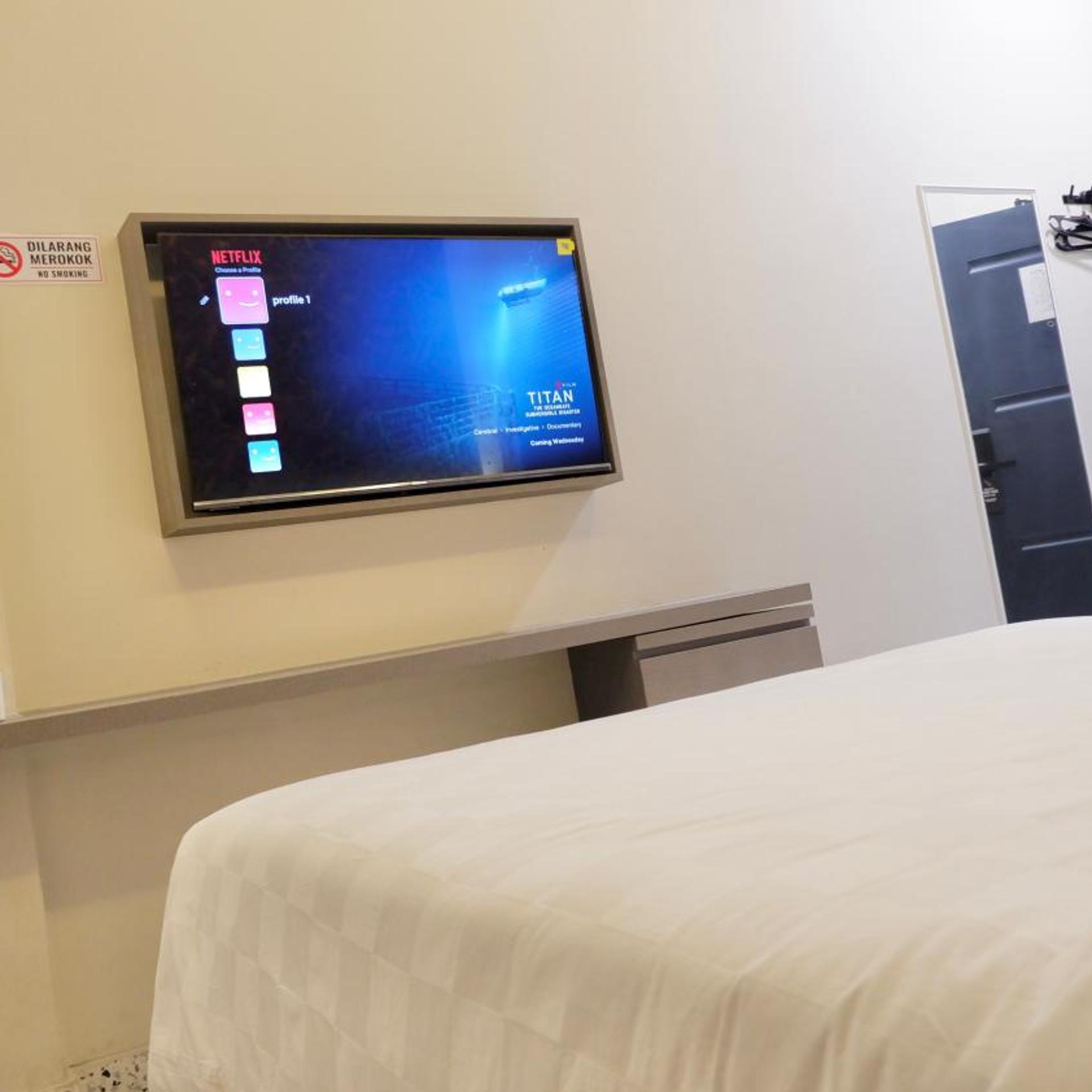 Hotel With OK 17/50