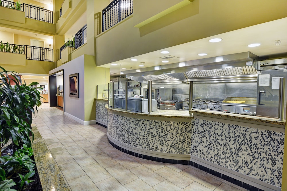 Embassy Suites Valencia 8/58