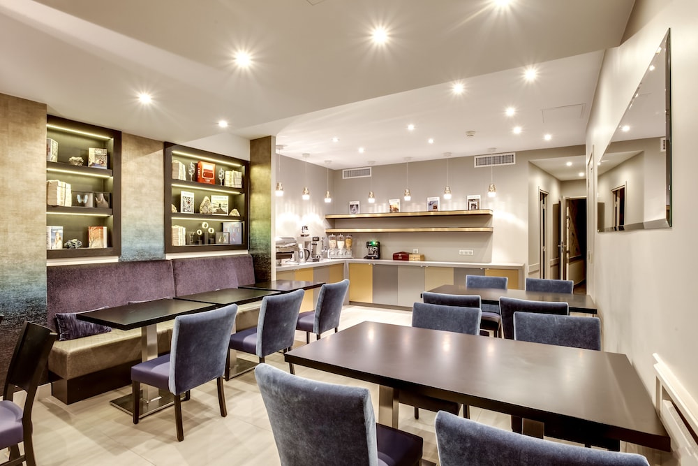 D Amiens Paris Hotel 40/49