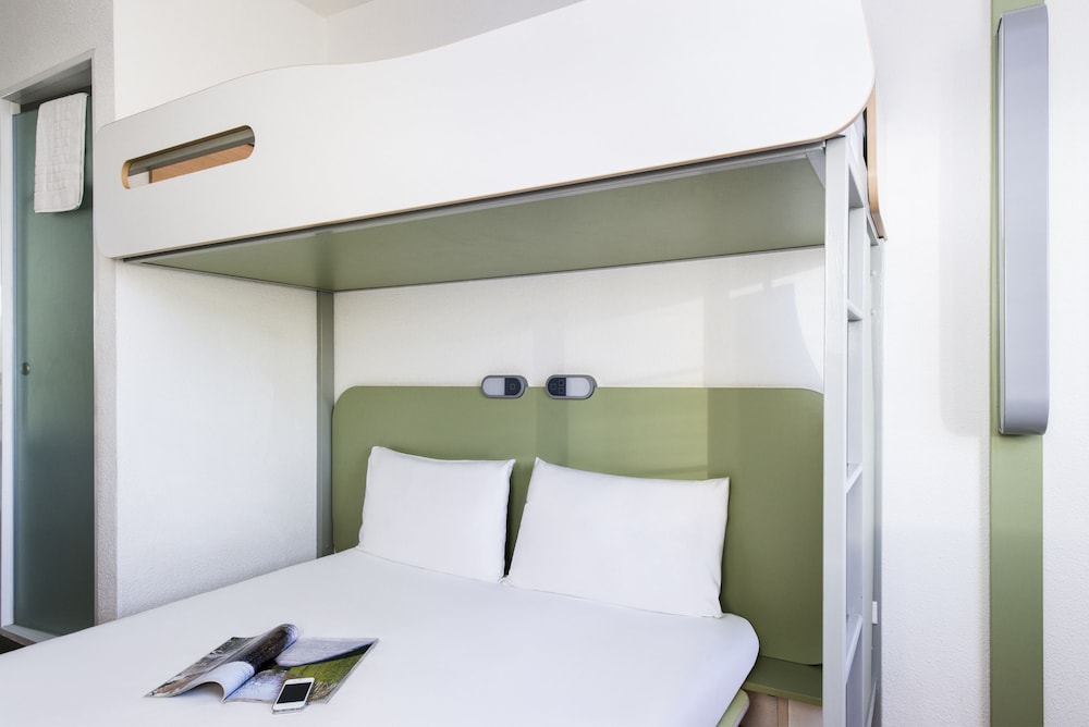Ibis Budget Leeds Centre Crown Point Road 26/63