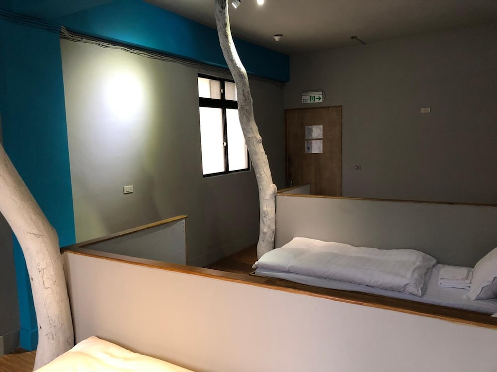 A Good Man's Hostel 13/21