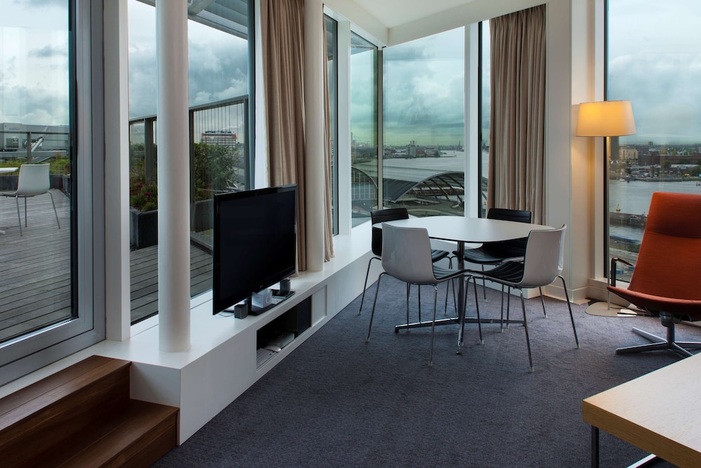 Doubletree By Hilton Amsterdam Centraal Station 51/88
