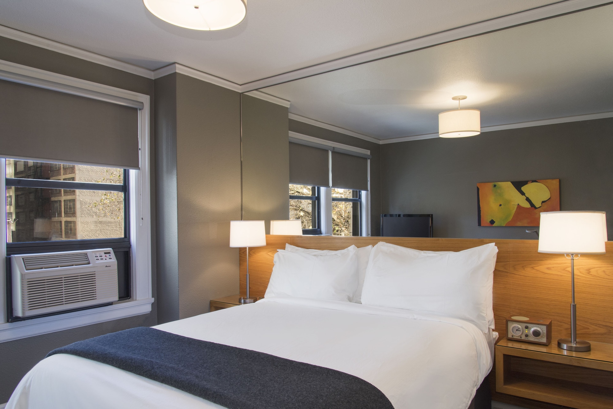 MODERN, STANDARD, QUEEN BED