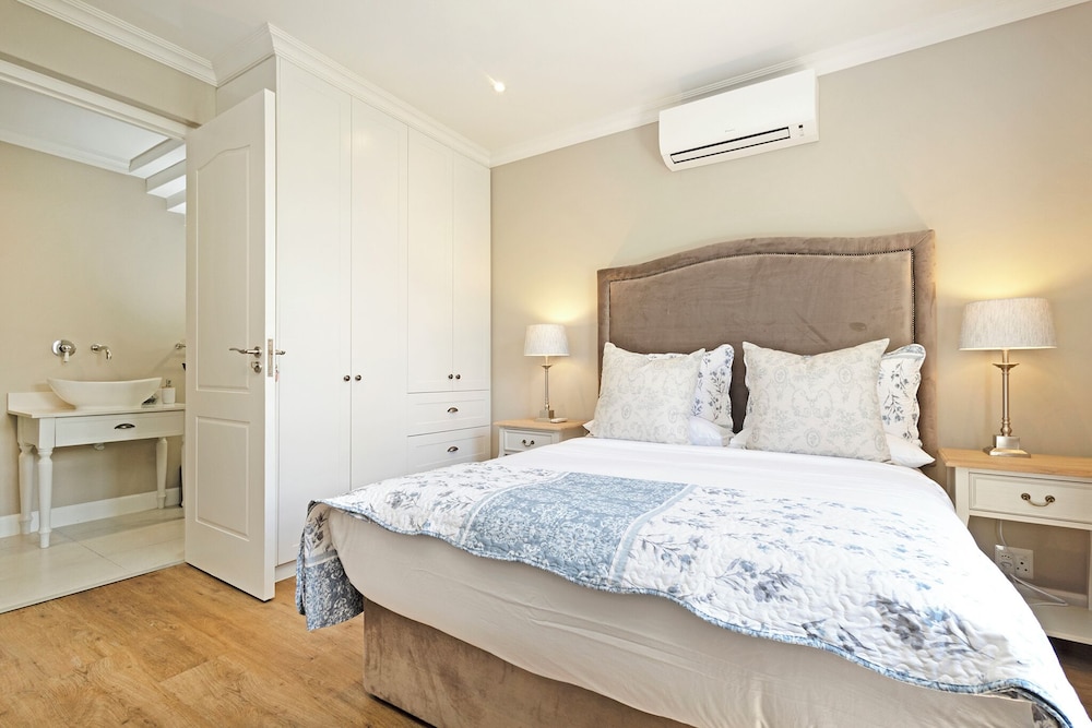 Luxury, House, 1 King and 2 Queen Beds, Resort View
