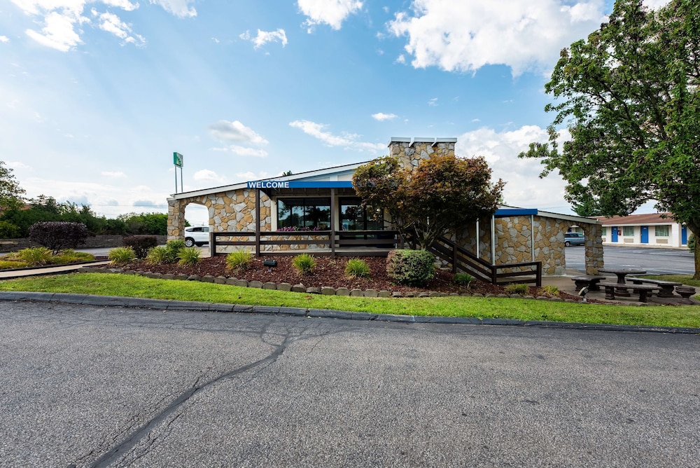 Motel6 Mansfield, OH 33/37