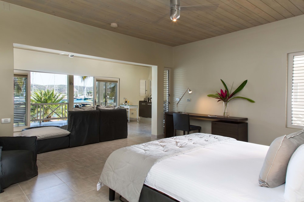 1 BEDROOM, DELUXE, SUITE, MARINA VIEW, BALCONY