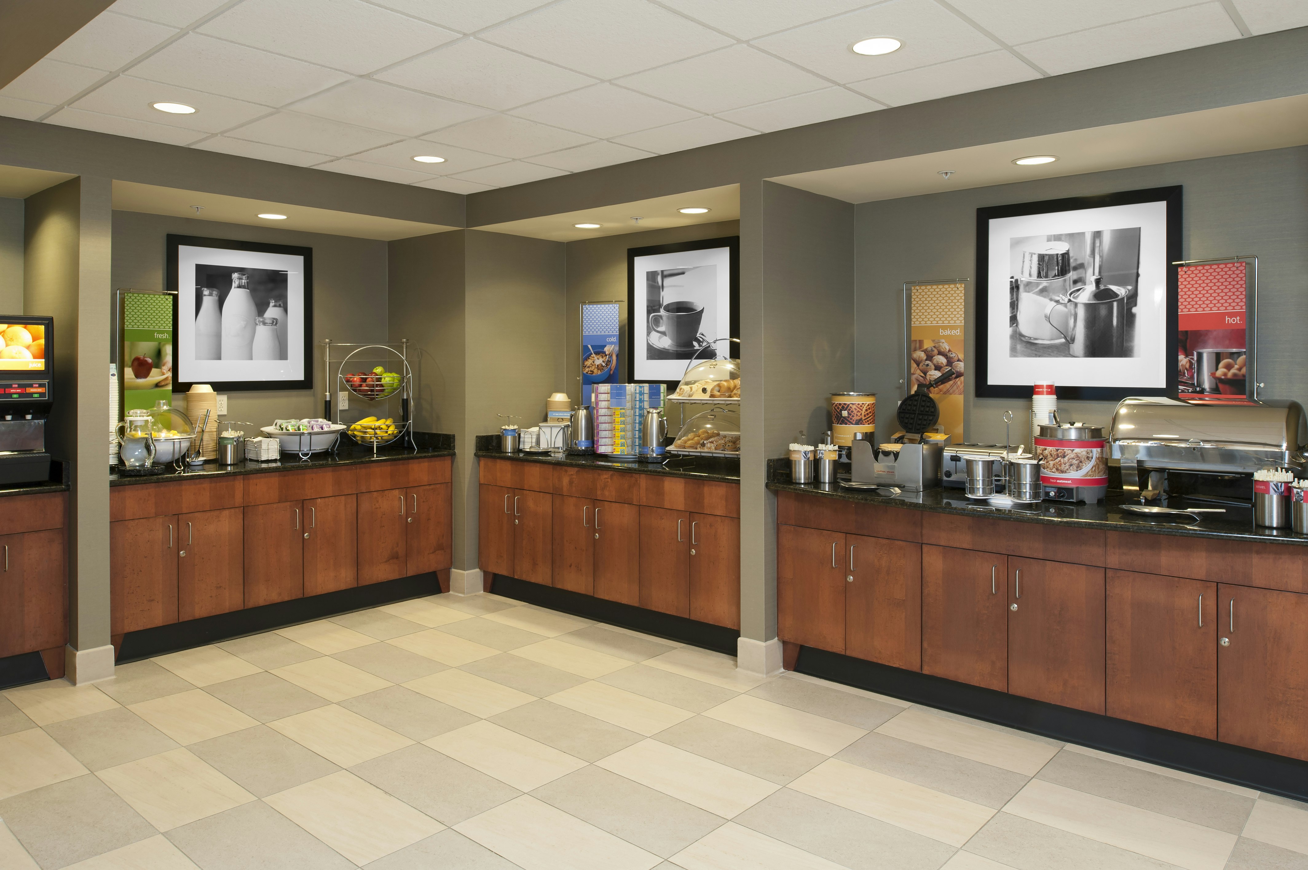 Hampton Inn & Suites Grand Rapids-Airport 28th St 4/14