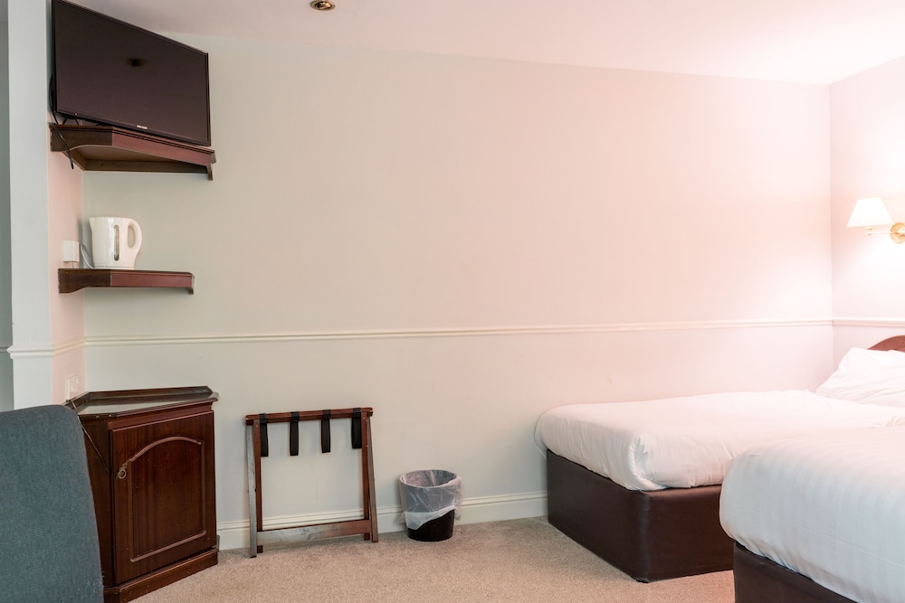Woodenbridge Hotel 32/73