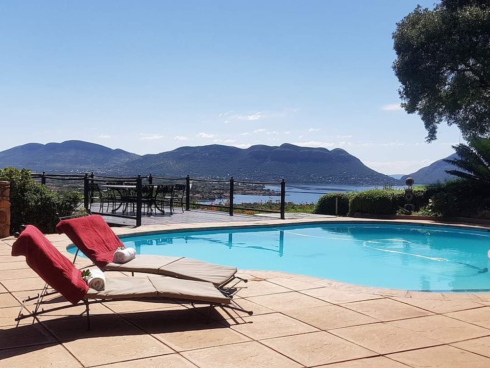 La Montagne Guest Lodge 24/50