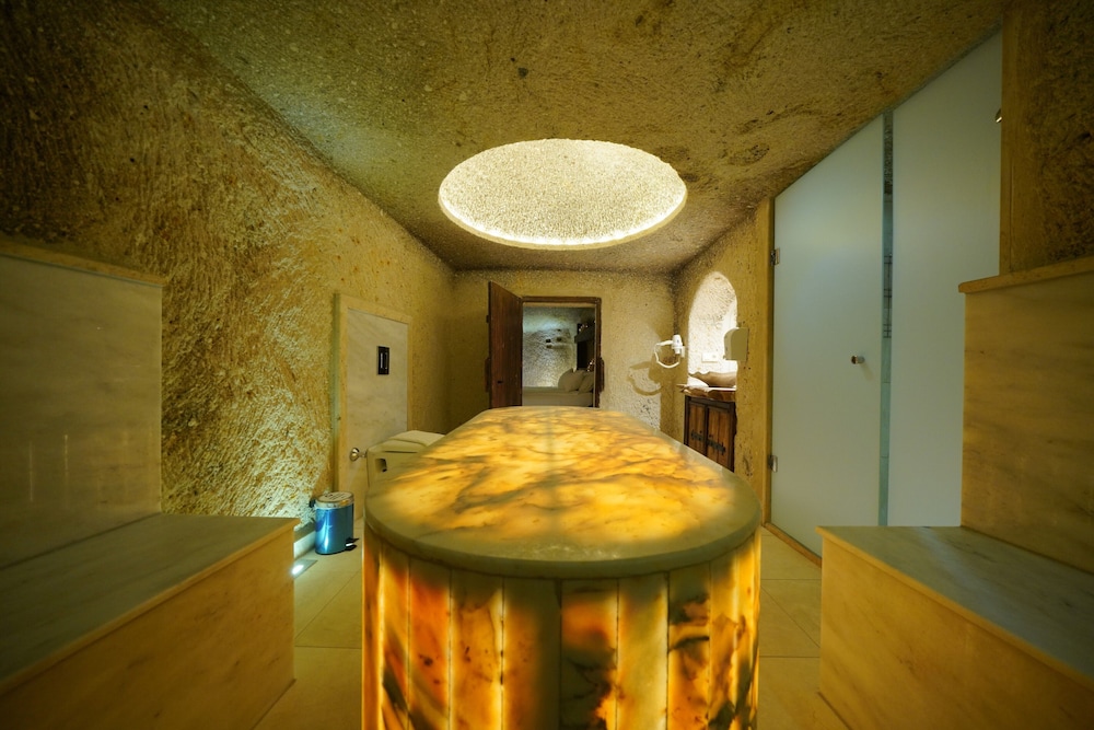 Shoestring Cave House 23/50