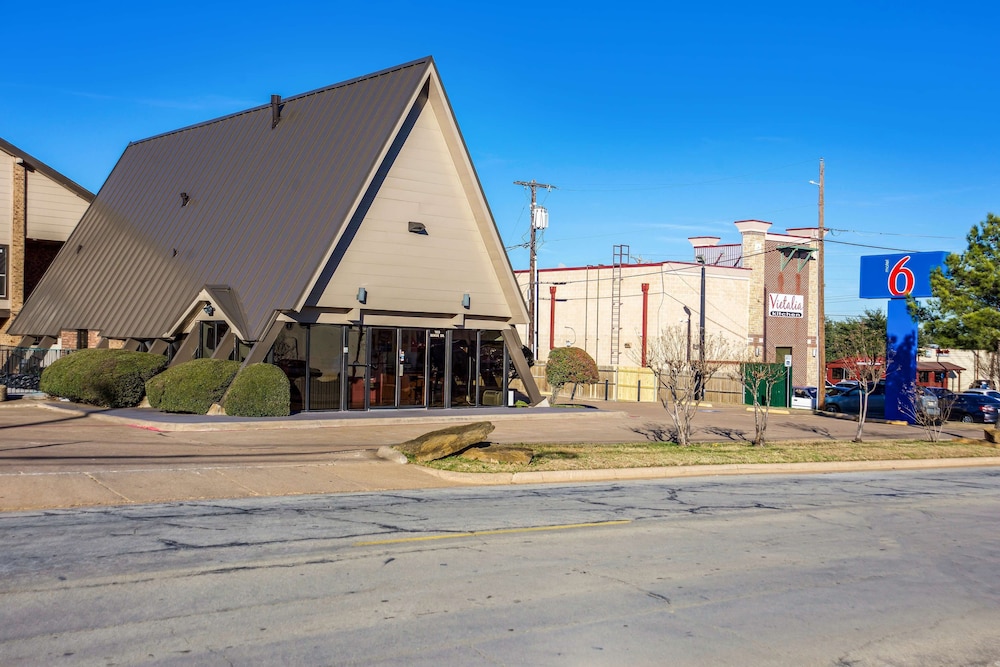 阿灵顿帕克威酒店(Motel6 Arlington, TX - UTA) 图片3