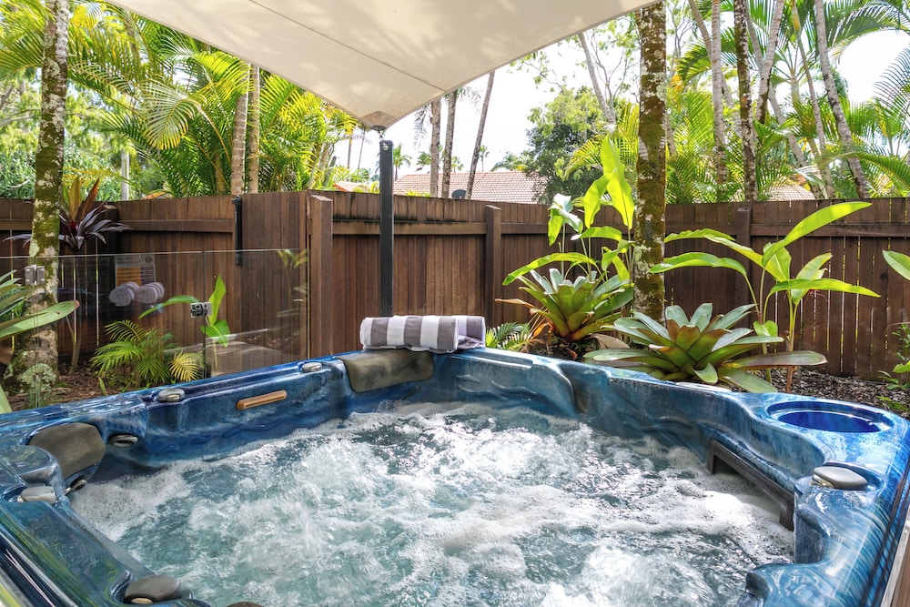 NOOSA TROPICANA 24/50