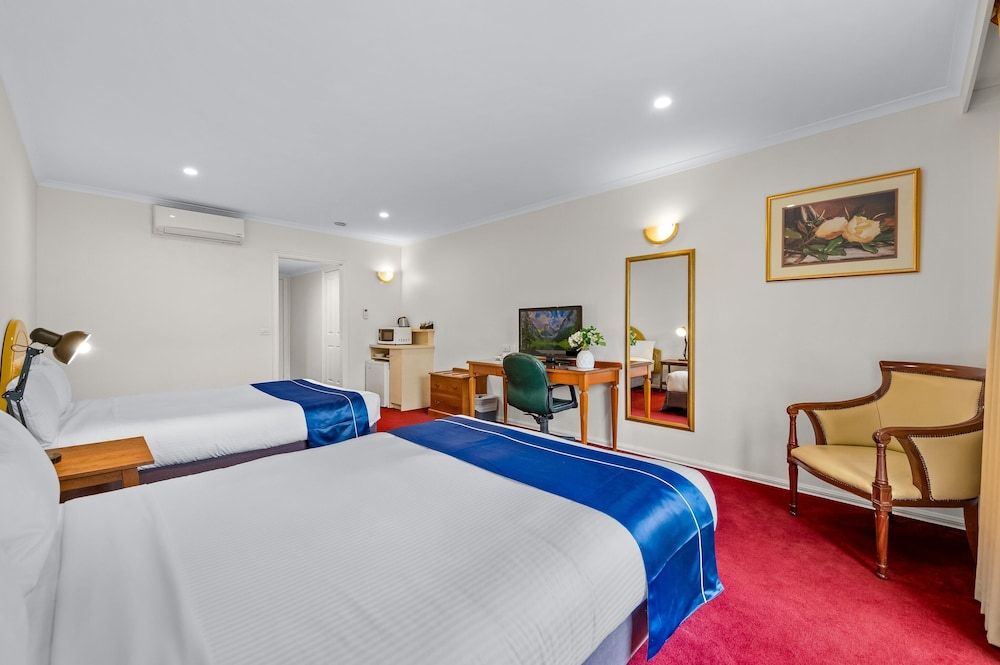 STANDARD, 2 QUEEN BEDS