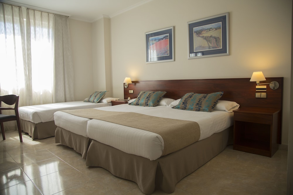 Hotel Checkin Valencia Ciscar 26/64