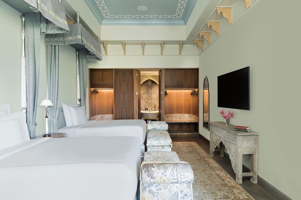 Raffles Jaipur 38/93