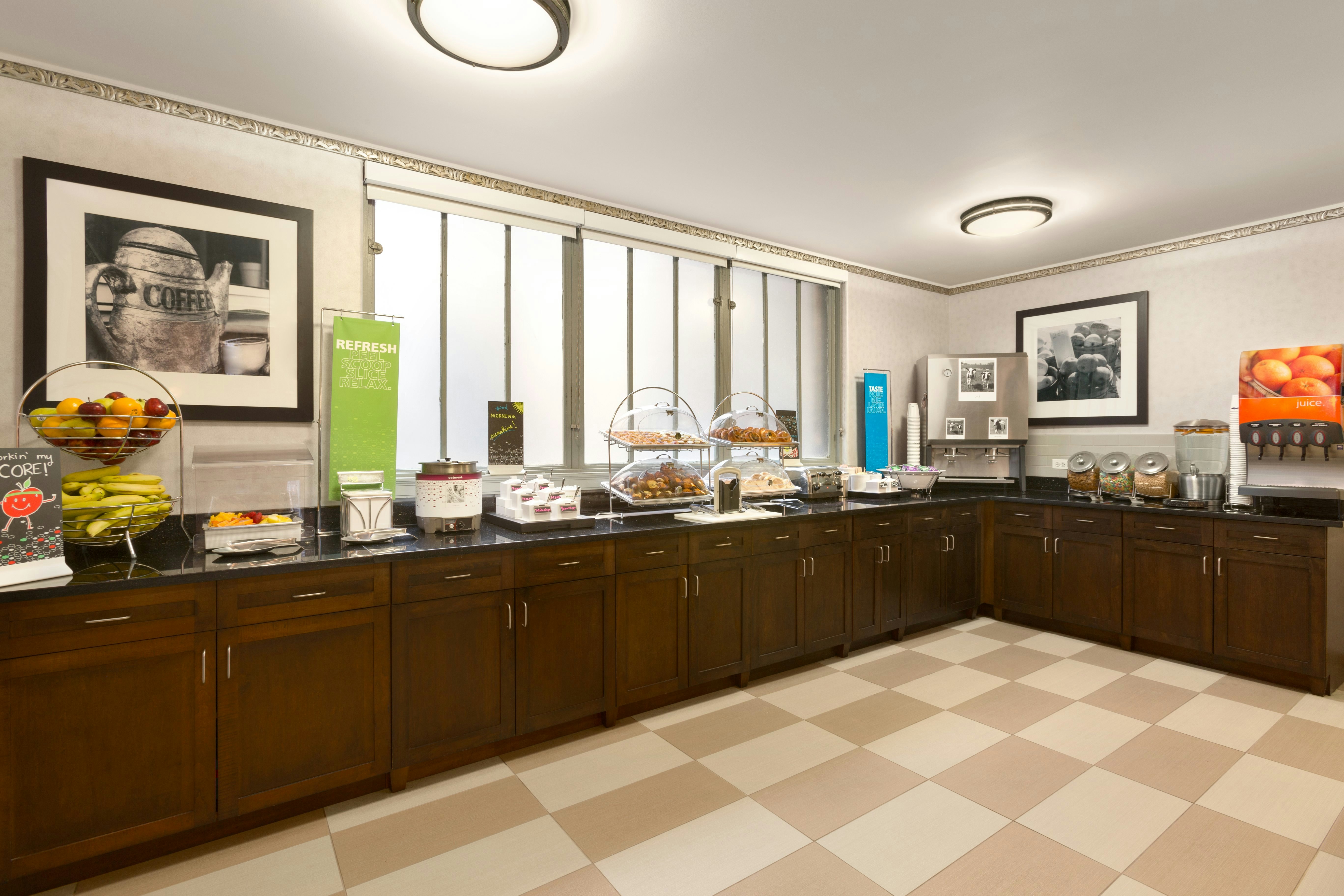 Hampton Inn Chicago Downtown N Loop Michigan Ave Il 8/52