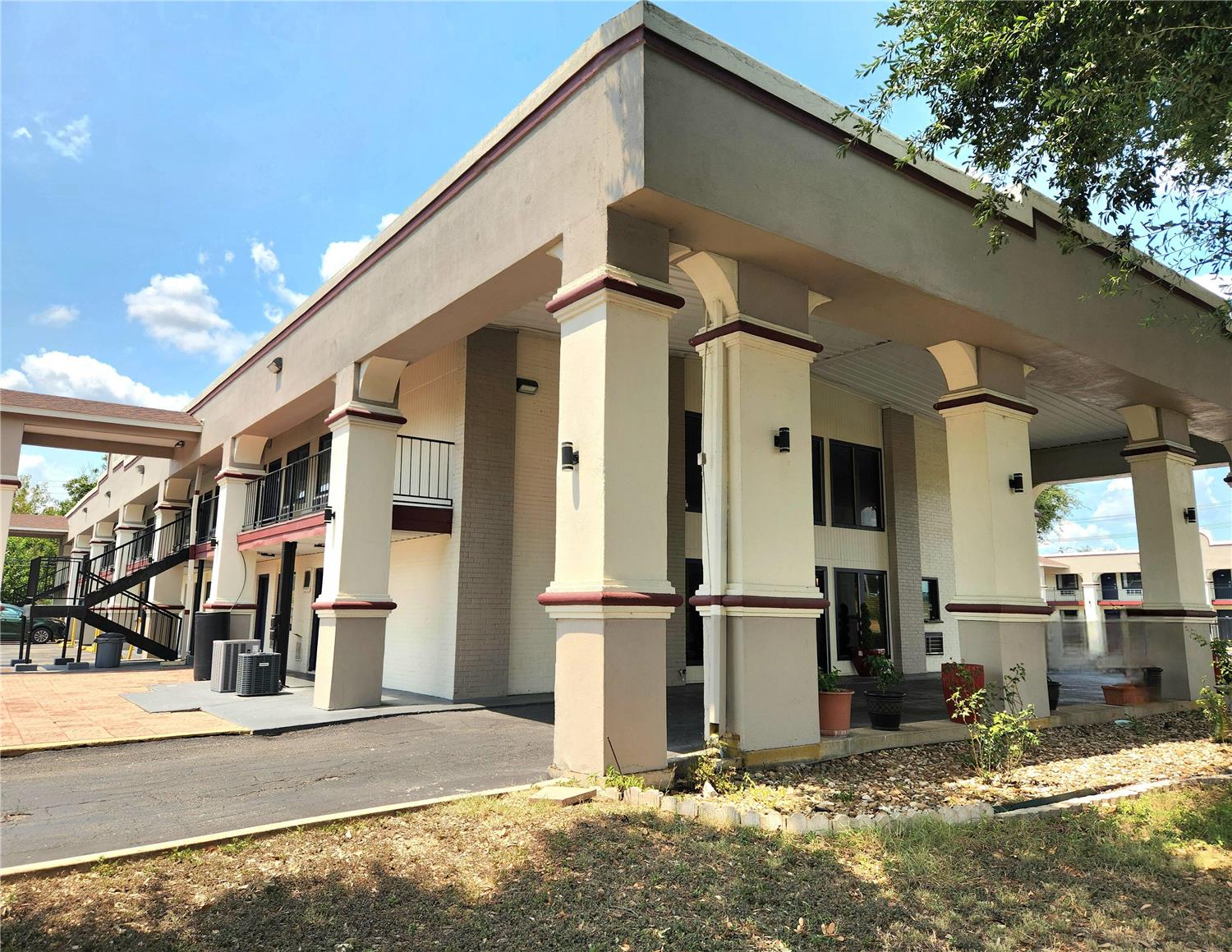 Days Inn by Wyndham San Marcos 2/18