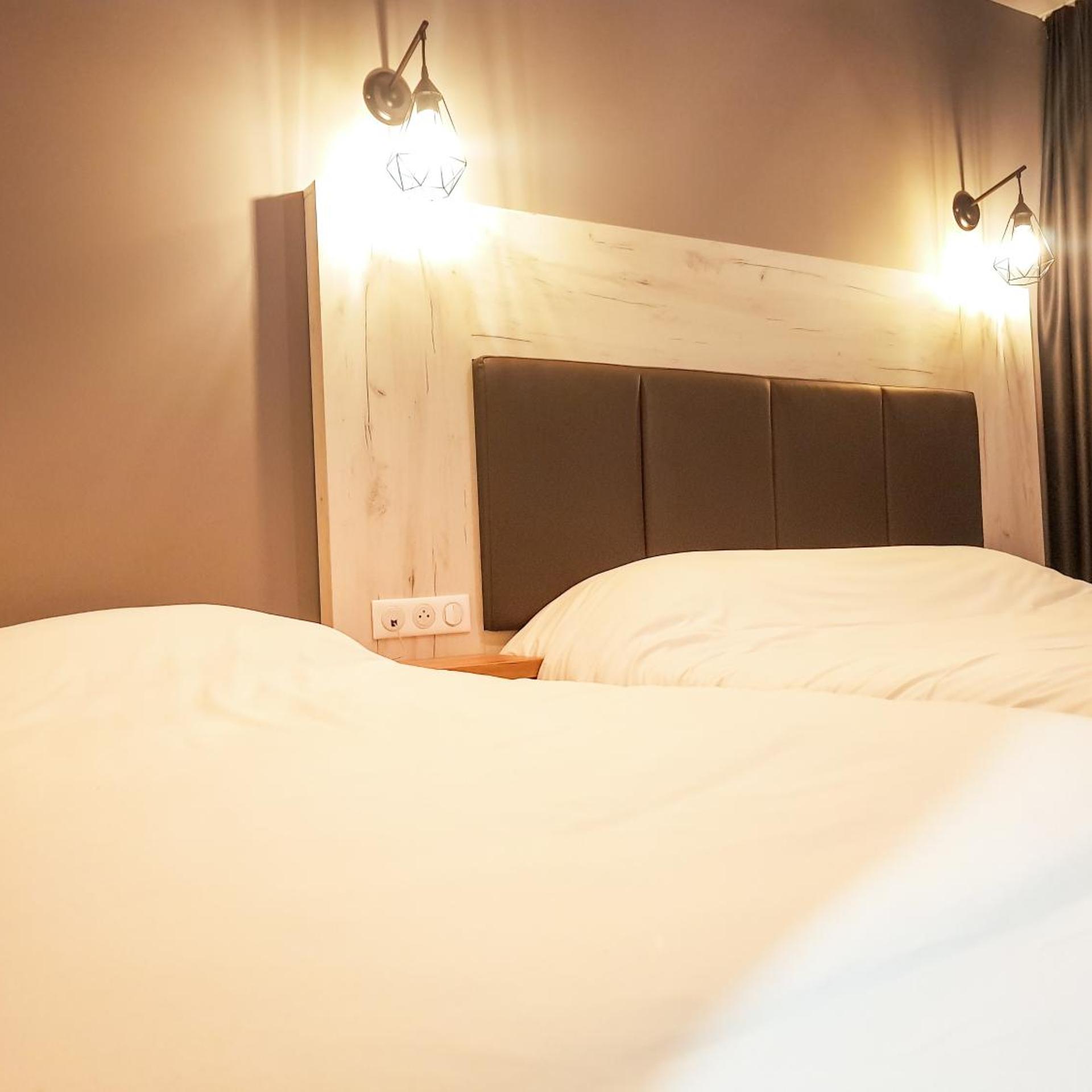 LOGIS HOTEL LE CLERMOTEL 11/21