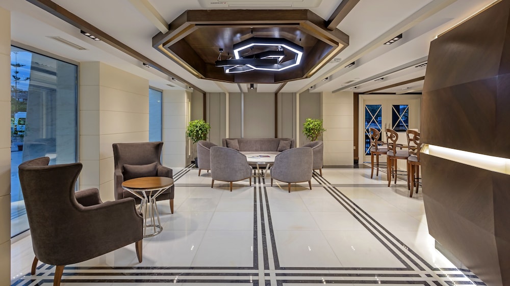 B Business Hotel & Spa 8/53