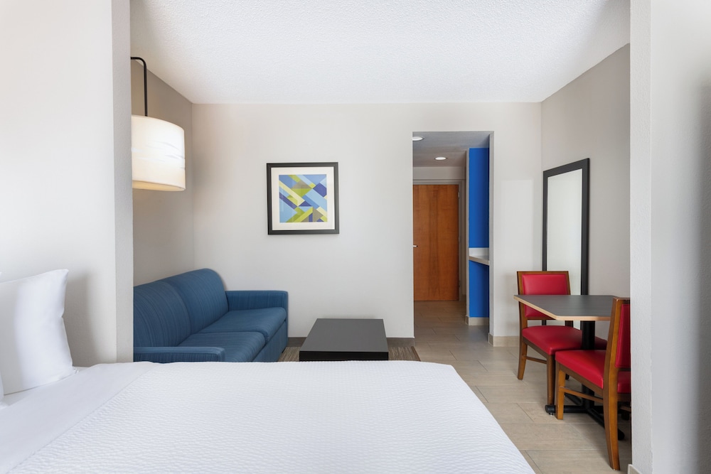 Suite, 2 Queen Beds, Sofa