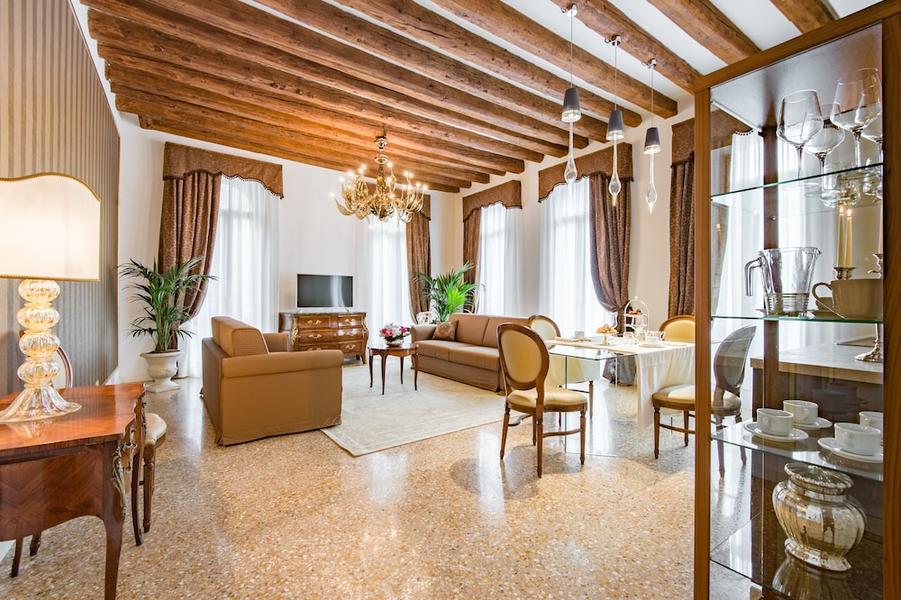 San Teodoro Palace 62/66