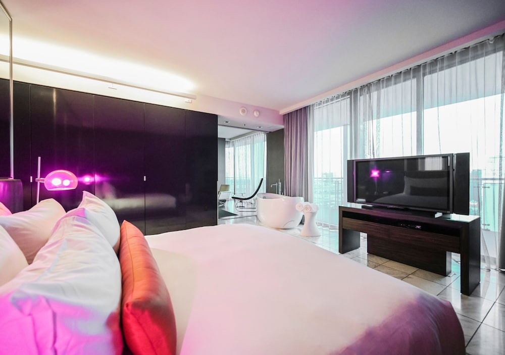StripViewSuites at Palms Place 39/79