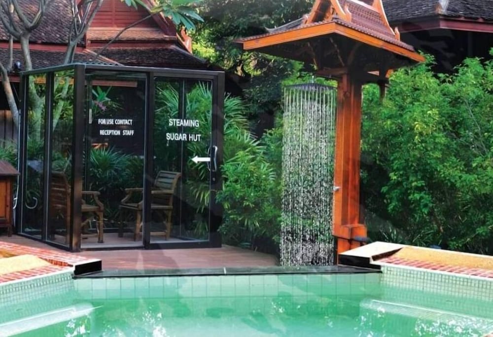 Sugar Hut Resort 71/74