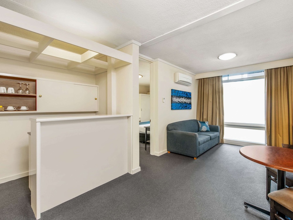 Mantra Meridien Adelaide 5/53