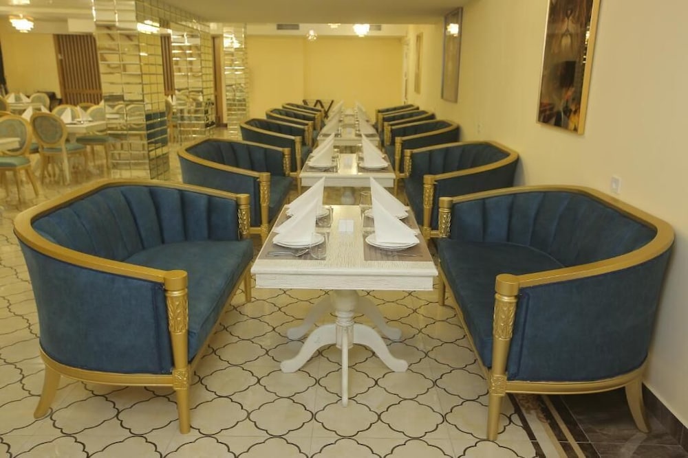 Velara Hotel 38/44