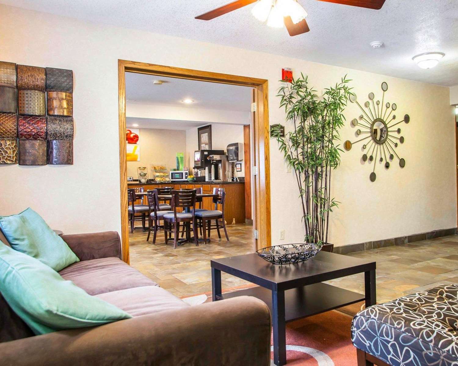 Quality Inn & Suites Ankeny-Des Moines 29/43