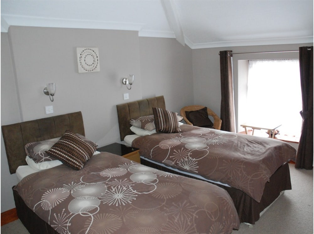 Tanes Hotel 12/61