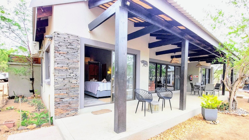 The Baobab Bush Lodge 1/50