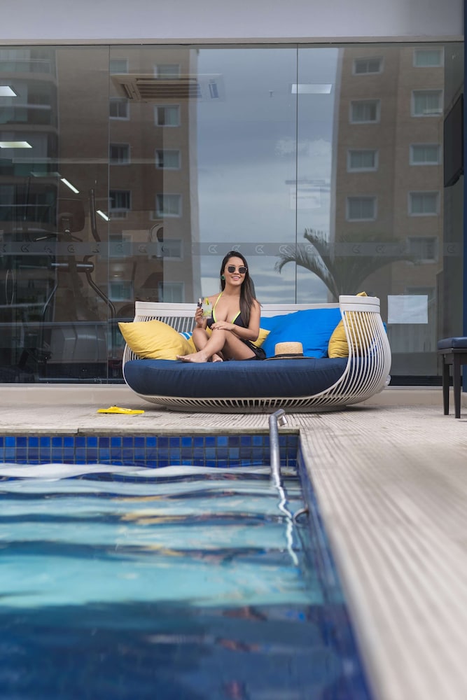 Golden Tulip Porto Vitoria 38/72